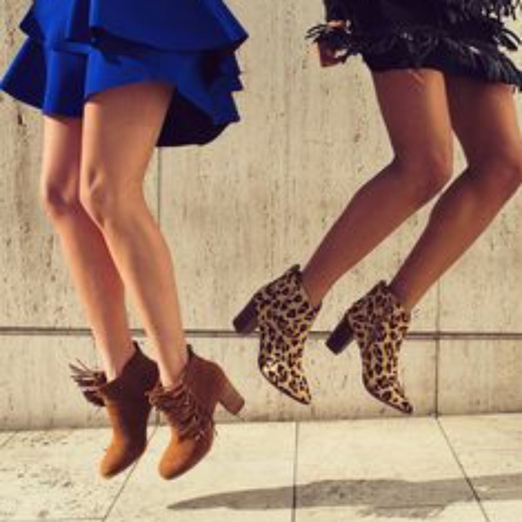 NEW Crown Vintage suede navy fringe booties - Picture 10 of 10